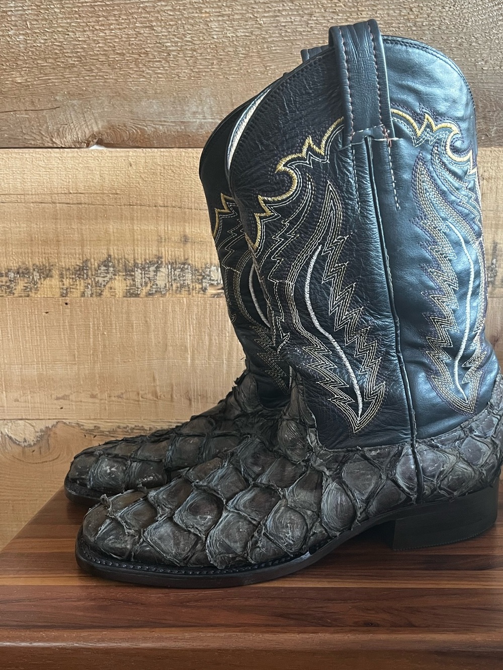 Men's Exotic Pirarucu Black Leather Western Boots